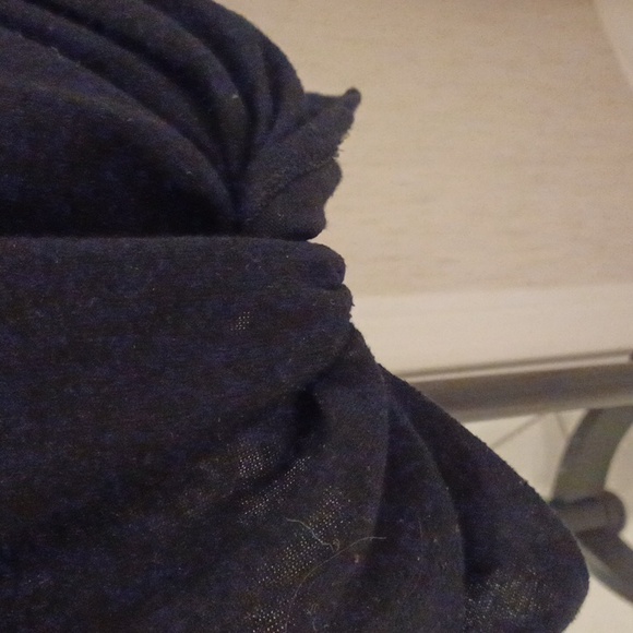 $4 Add-on Black Half-Sleeve Tee With Knot - Size XL - Picture 2 of 5